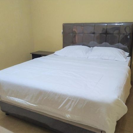 Hotel Pekalongan Syariah Mitra Reddoorz Buitenkant foto