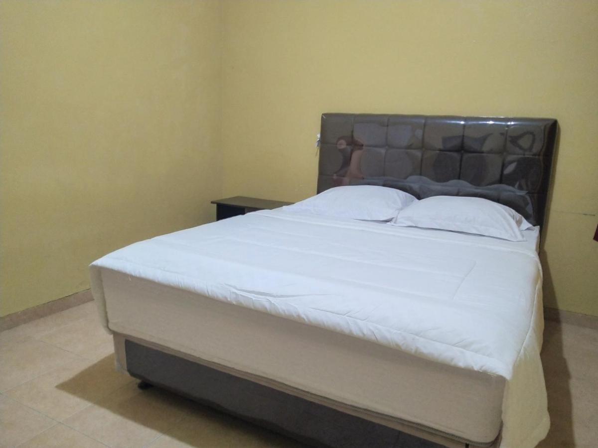 Hotel Pekalongan Syariah Mitra Reddoorz Buitenkant foto