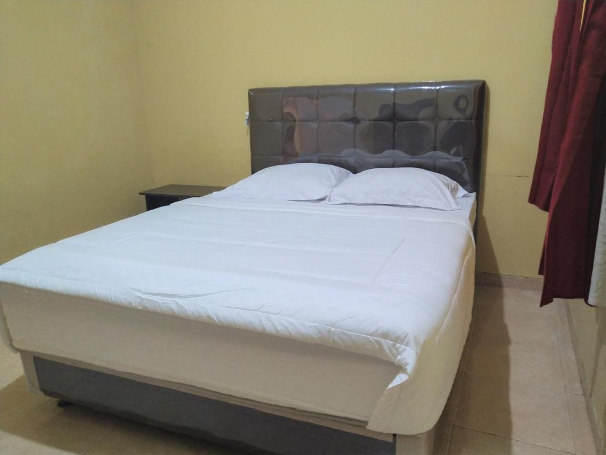 Hotel Pekalongan Syariah Mitra Reddoorz Buitenkant foto