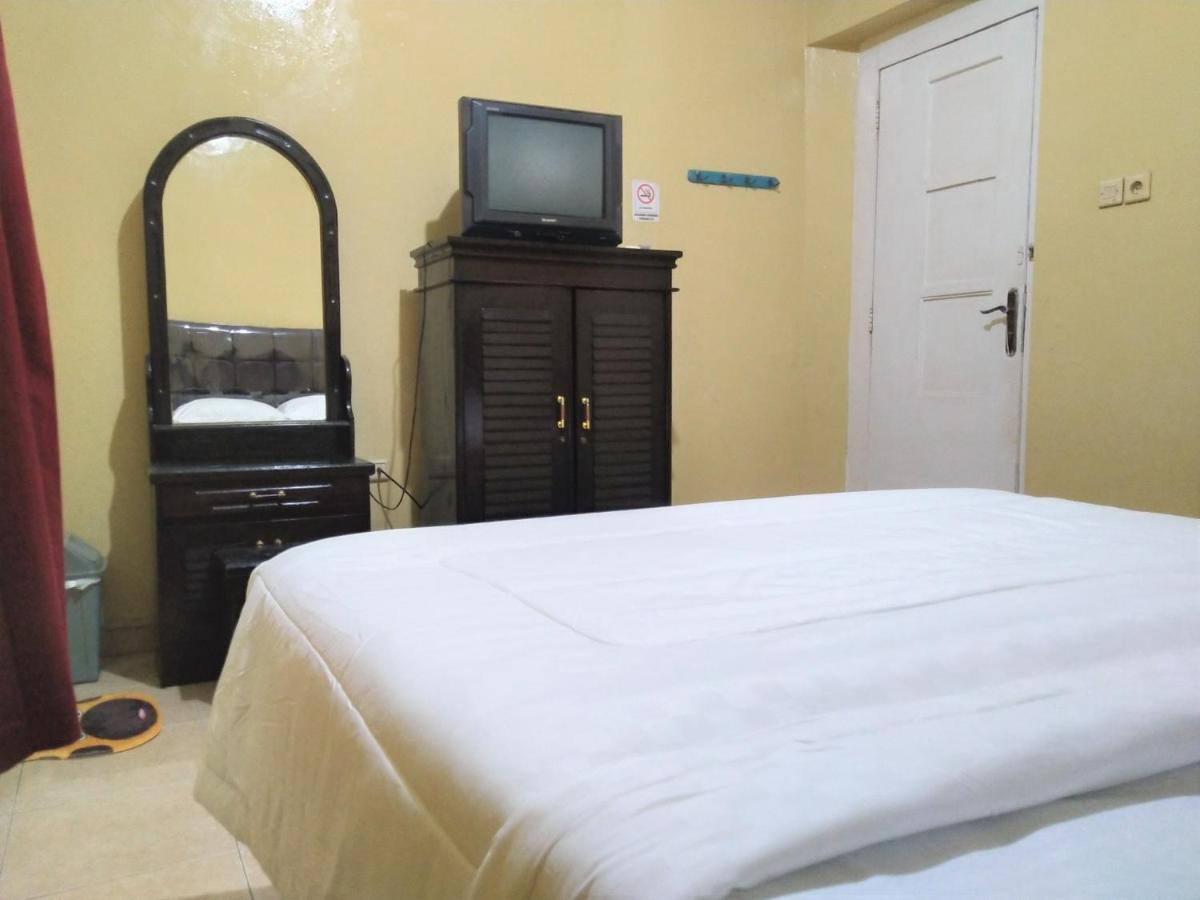 Hotel Pekalongan Syariah Mitra Reddoorz Buitenkant foto