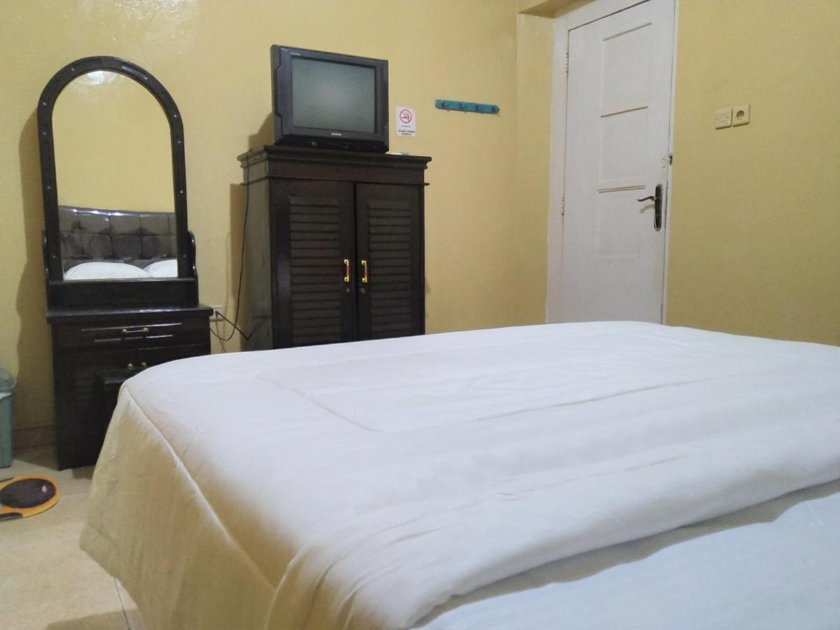 Hotel Pekalongan Syariah Mitra Reddoorz Buitenkant foto