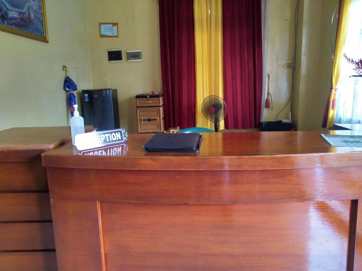 Hotel Pekalongan Syariah Mitra Reddoorz Buitenkant foto