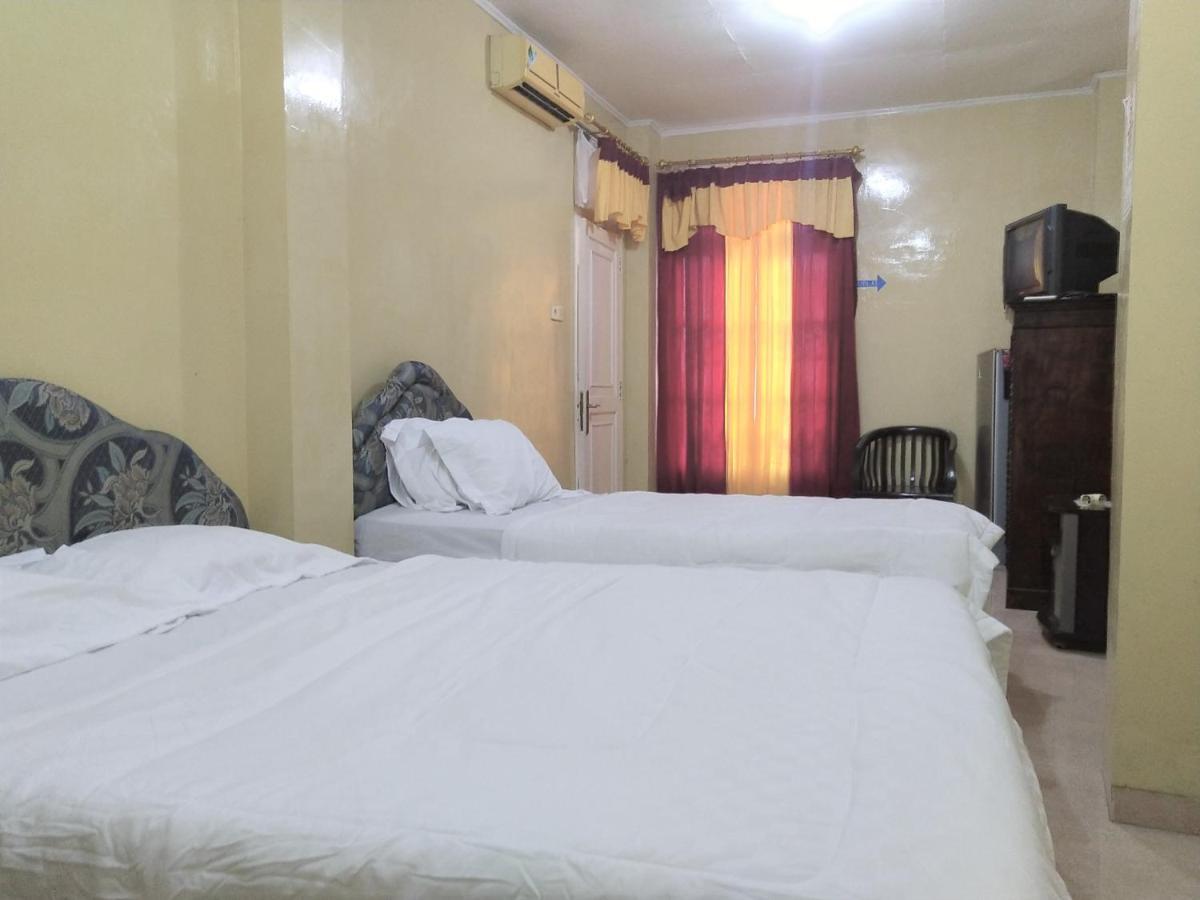 Hotel Pekalongan Syariah Mitra Reddoorz Buitenkant foto