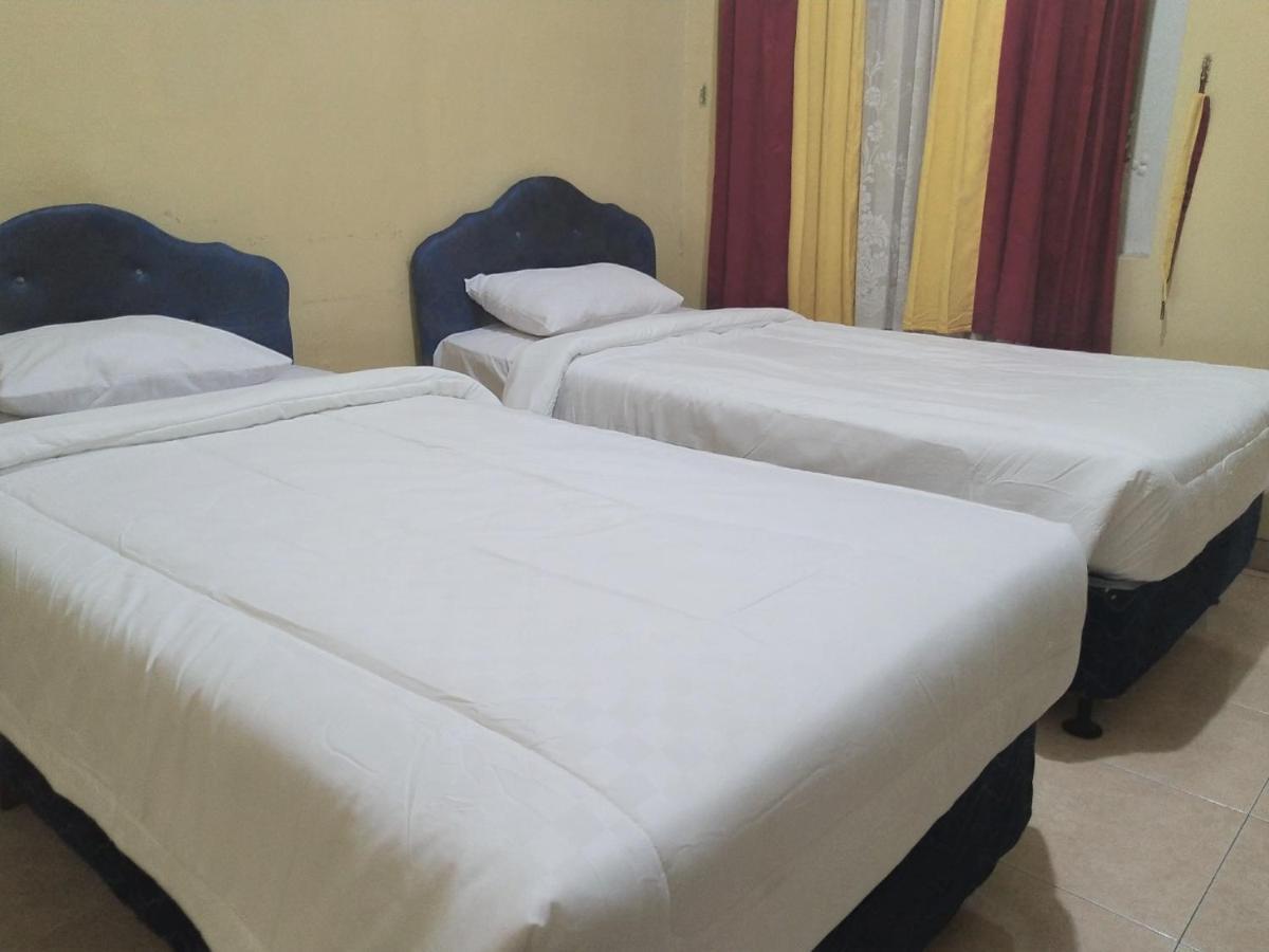 Hotel Pekalongan Syariah Mitra Reddoorz Buitenkant foto