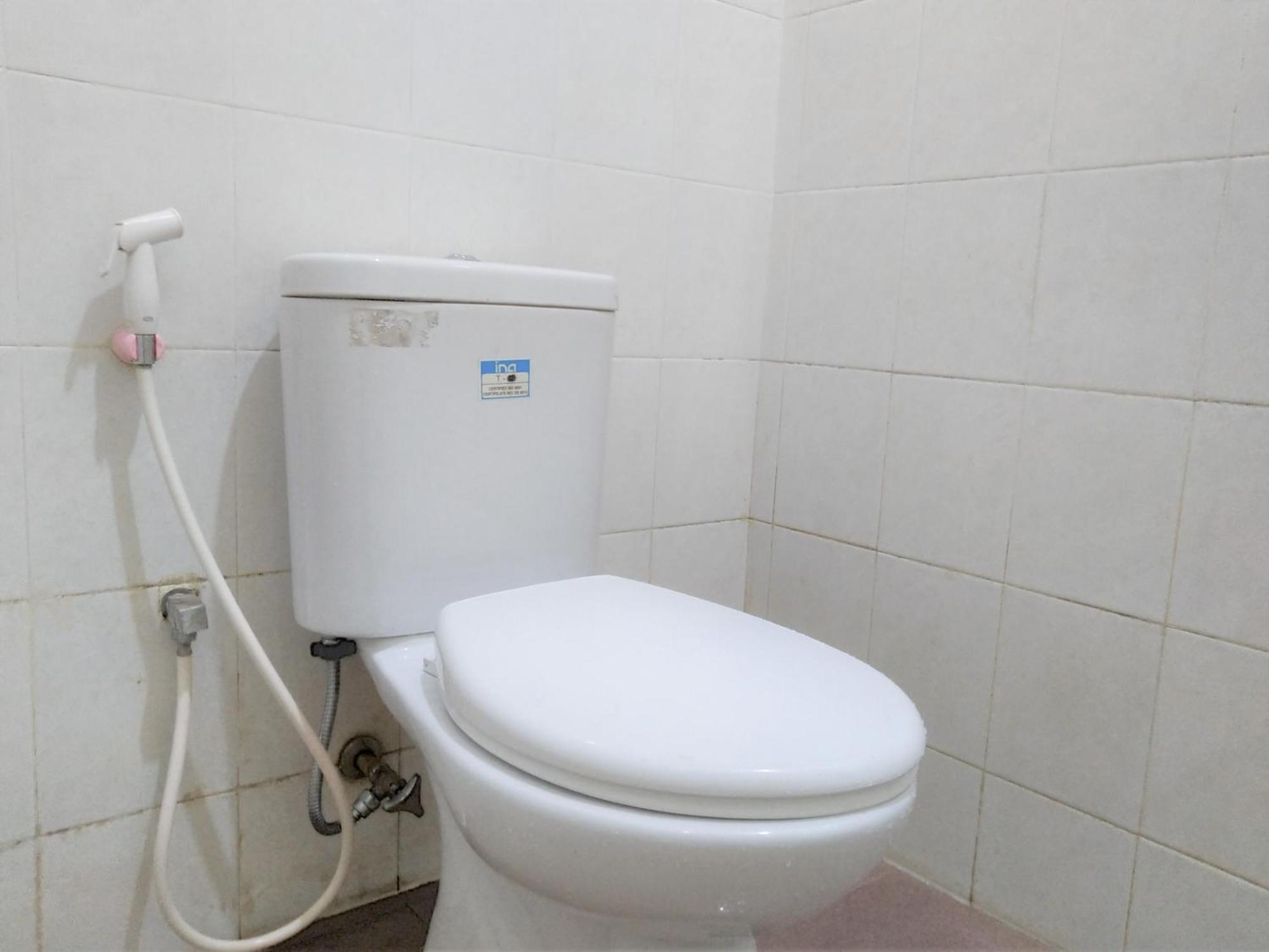 Hotel Pekalongan Syariah Mitra Reddoorz Kamer foto