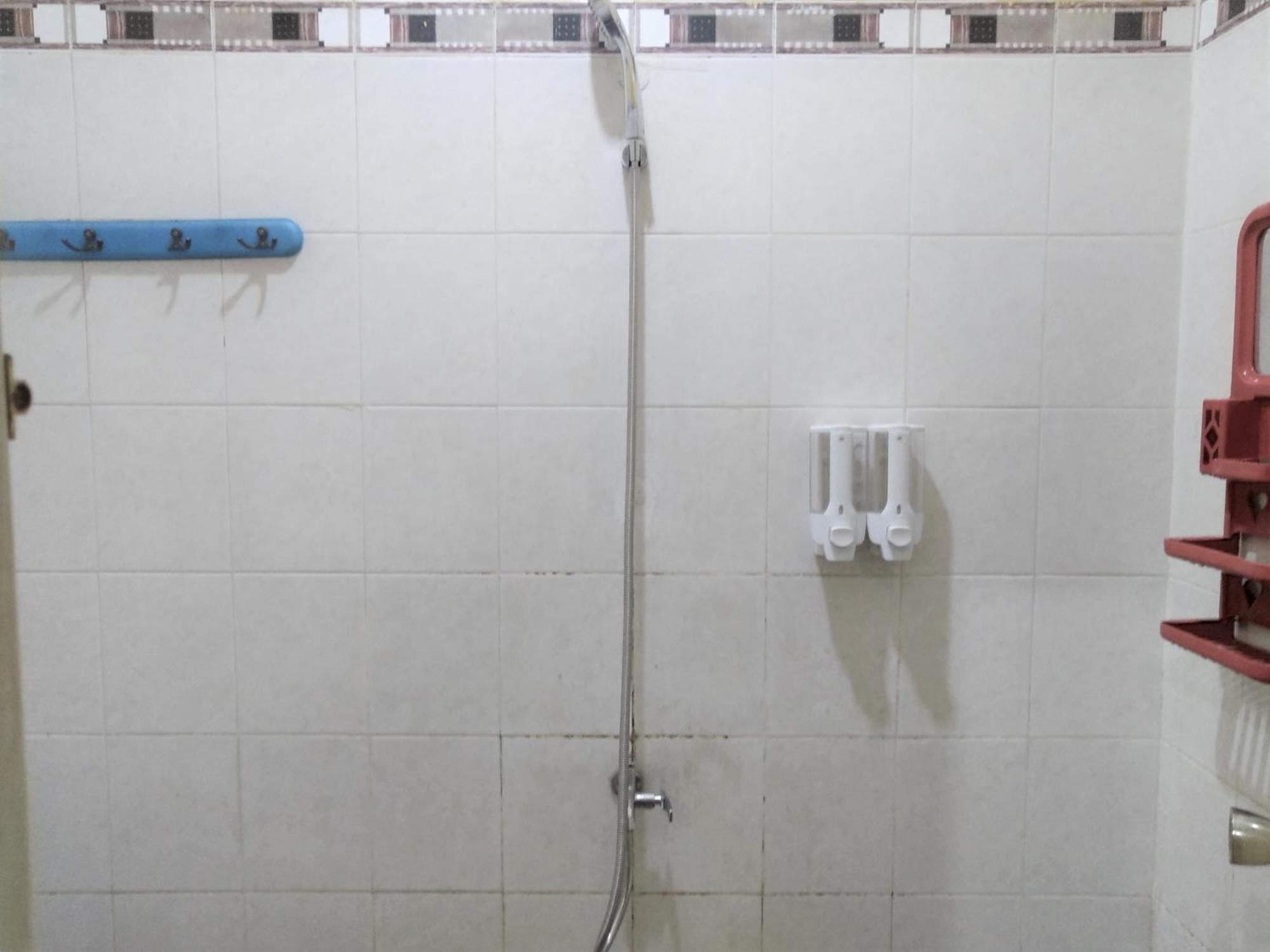 Hotel Pekalongan Syariah Mitra Reddoorz Kamer foto